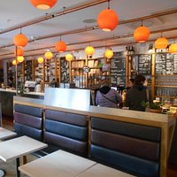 Serveringsdisken på Cafè Blom.