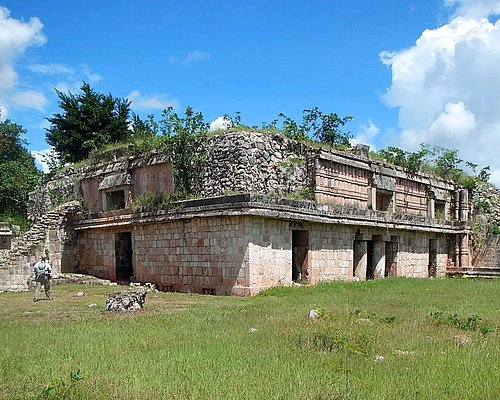 The Palace on the upper level of the Chacmultun Group
