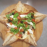 Pizza stella a sei gusti 🍕🍕🍕Una vera delizia 😋
