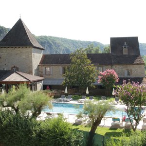 La Truite Dorée et sa piscine 