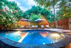 Manta Dive Pool