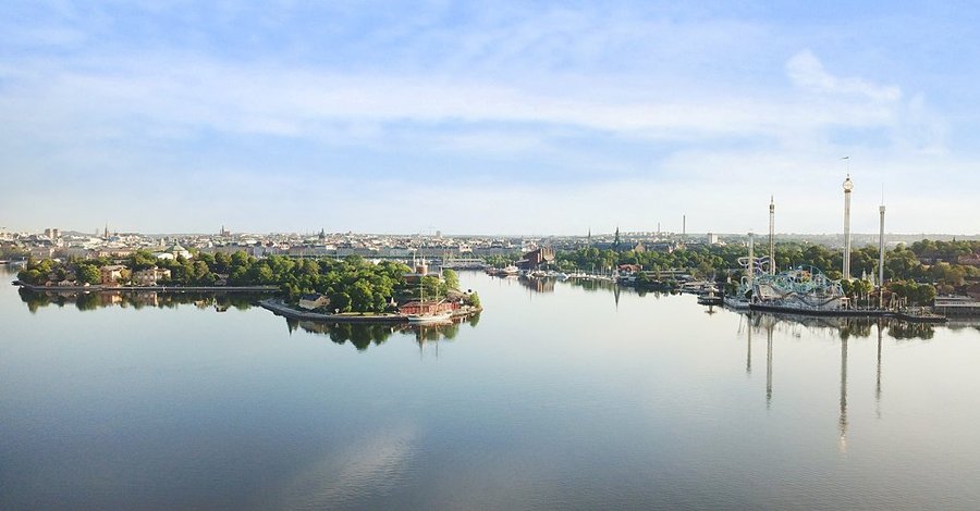 With views over Gamla Stan, Skeppsholmen, Djurgården and Stockholm’s inlet, our historical buildings are right on the edge of the lively SOFO area of Södermalm. We have 38 hotel rooms, with four room categories. Everything from the simplest standard with shared WC and shower to large, modern rooms.