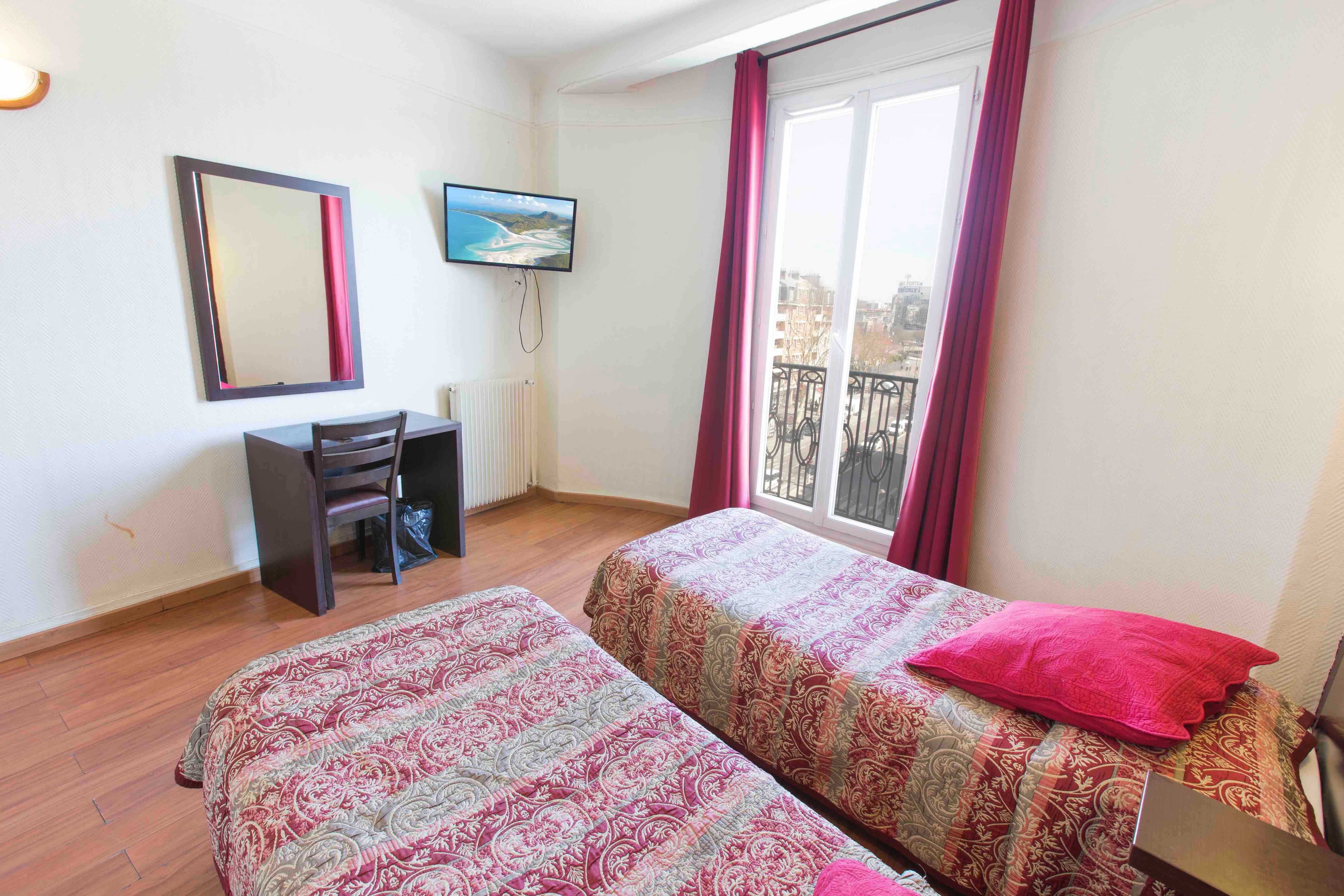 HIPOTEL PARIS PRINTANIA MARAÎCHERS - Prices & Hotel Reviews