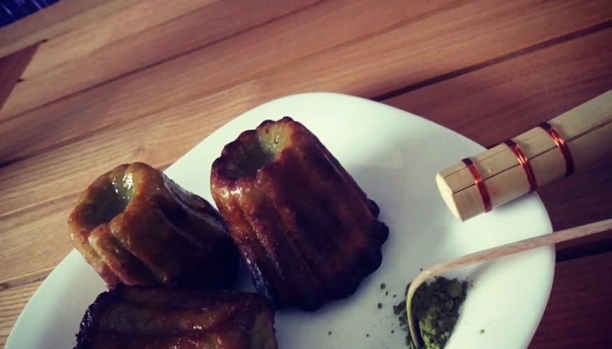 Pastelaria francesa especializada em pastelaria com chá, neste caso, chá Matcha.