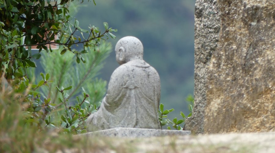 On of the many statues spread around the island.
