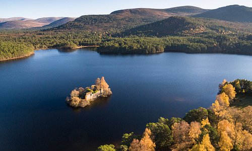 No bells, no whistles. Just natural, Scottish beauty 💙👌   📍 Loch An Eilein, Rothiemurchus, Aviemore 📷 VisitScotland / Richard Elliot