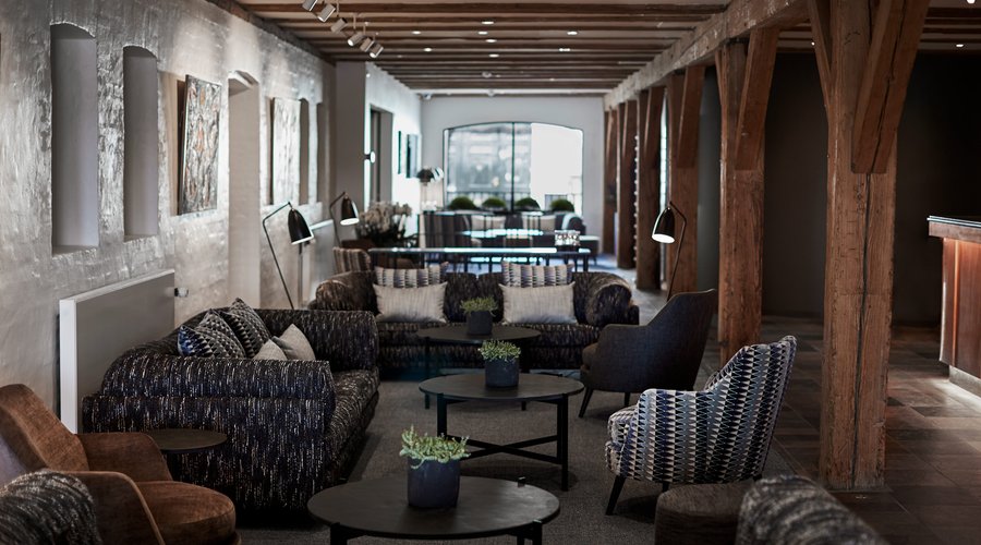 Reception - seating area