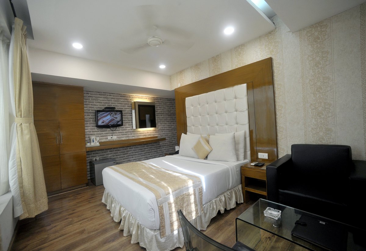 Отели ли. Hotel Lee