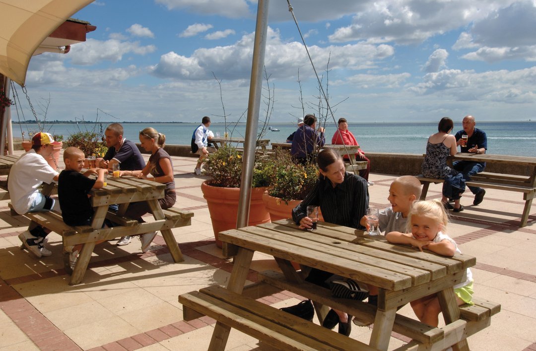 Parkdean Resorts Coopers Beach Holiday Park Bar Or Lounge: Pictures 