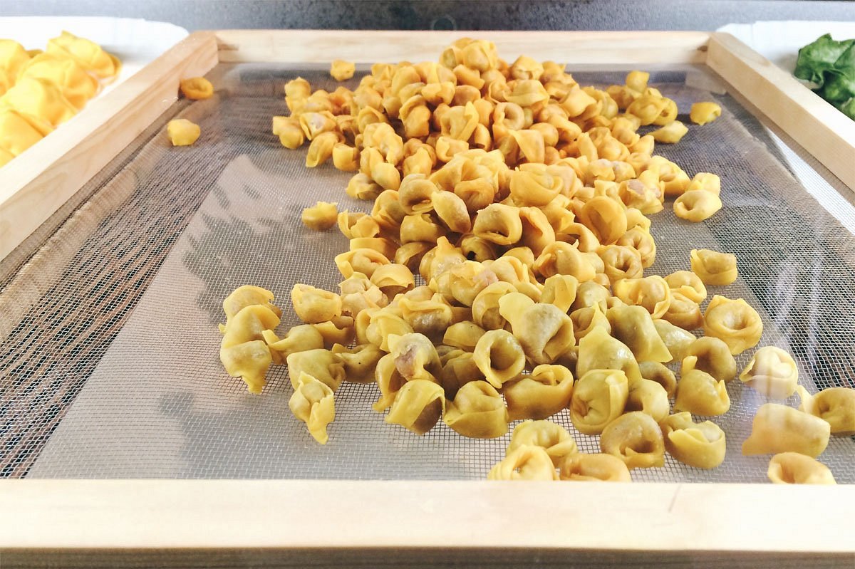 https://dynamic-media-cdn.tripadvisor.com/media/photo-o/15/45/5f/2f/tortellini-pasta.jpg?w=1200&h=900&s=1