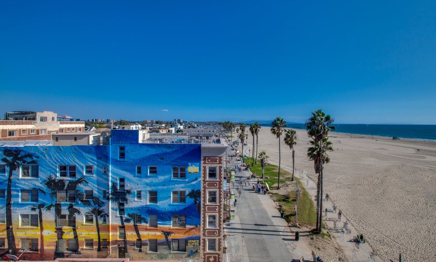 Beachfront location in Venice Beach