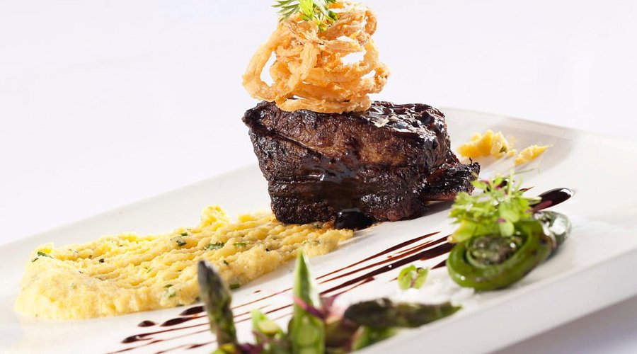 M Waterfront Grille