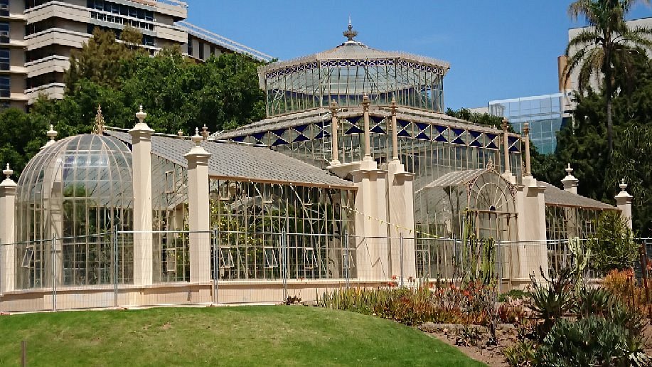 are dogs allowed in the adelaide botanic gardens