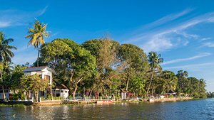 Warmth Lake Haven in Alappuzha, image may contain: Resort, Hotel, Waterfront, Villa