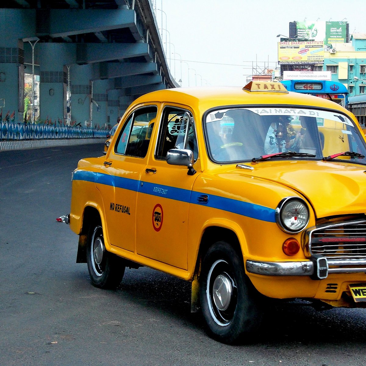kolkata tourist taxi service