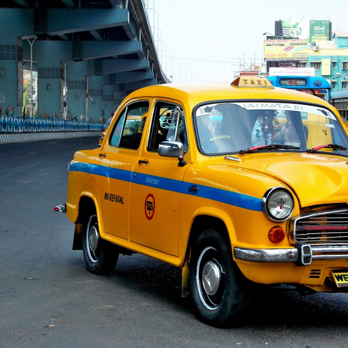 Howrah Station To Kolkata Airport Taxi Fare