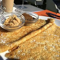 Pannenkoek en latte machiato
