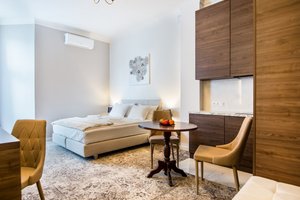 Room & Suite