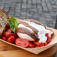 Burrata pugliese, Alici di Cetara e Datterini