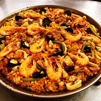 PAELLA VALENCIANA
(MISTO ID PESCE E CARNE)