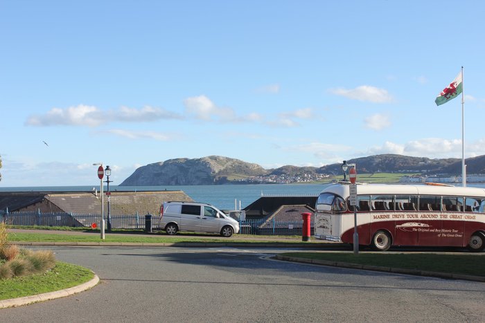 Min Y Don Llandudno Beach: Pictures & Reviews - Tripadvisor