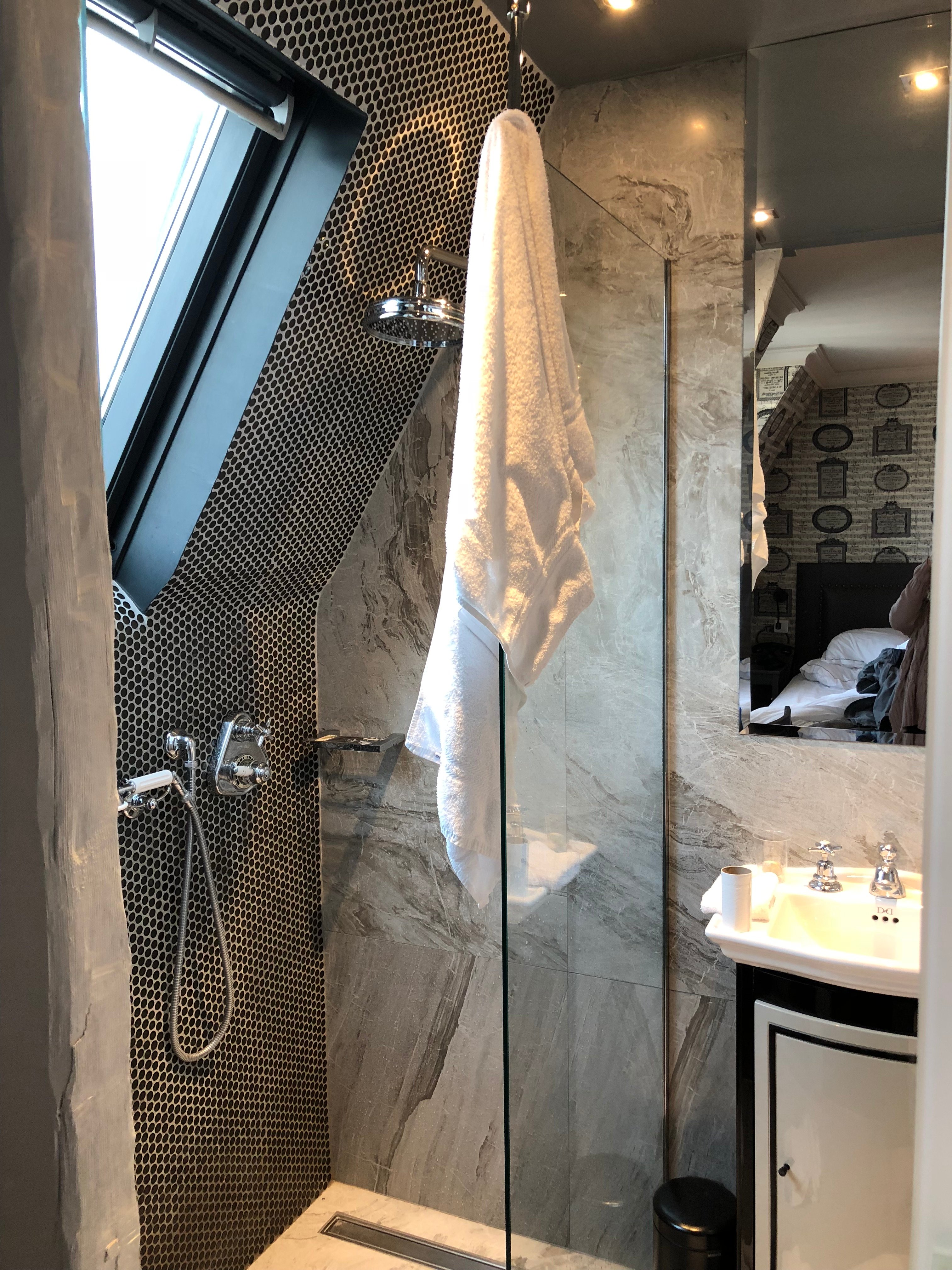 Hotel de Londres Eiffel Rooms: Pictures & Reviews - Tripadvisor