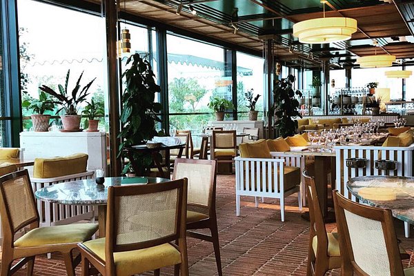 11 best restaurants in Paris with views of the Eiffel Tower - Tripadvisor