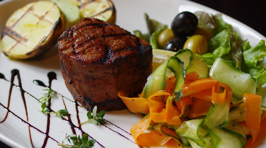 MARKUS Famous Steak - grilled marinated beef fillet steak