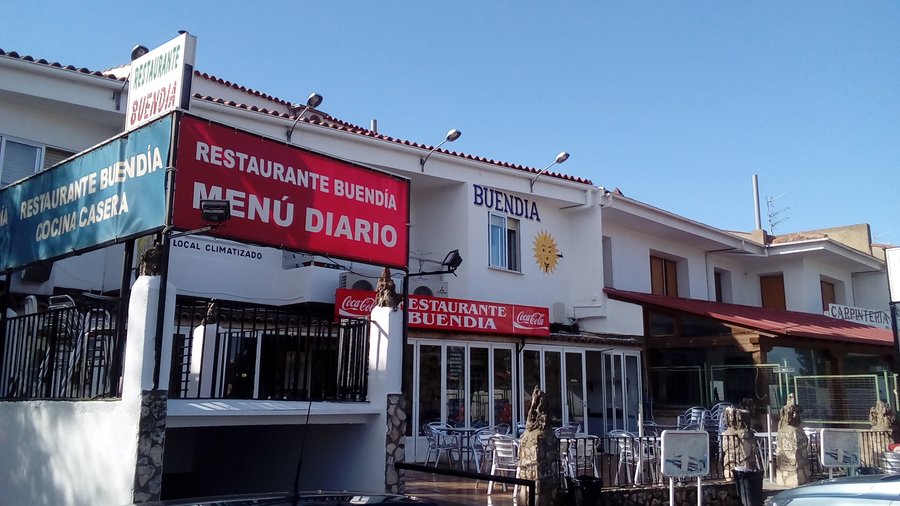 Bar, restaurante y tienda de productos tipicos