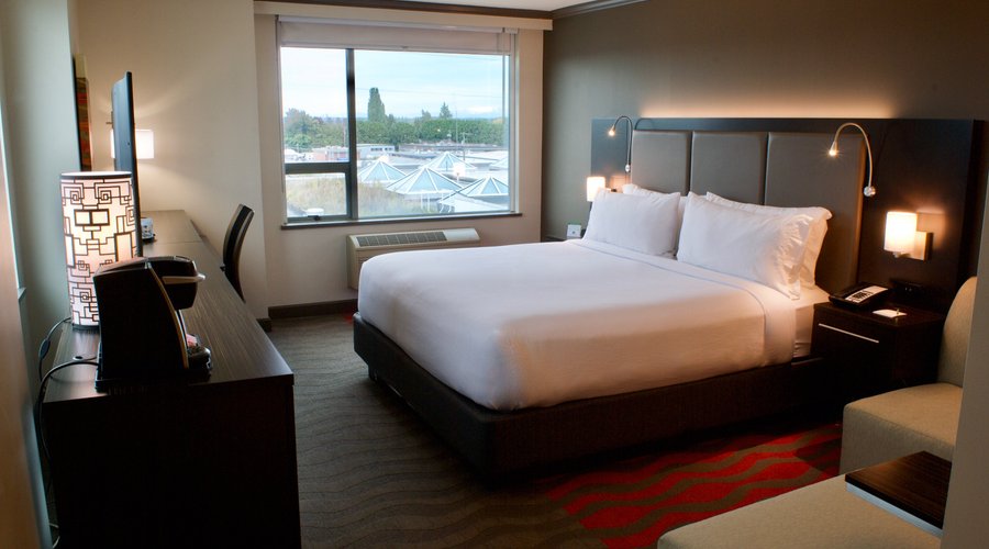 Corner King Room