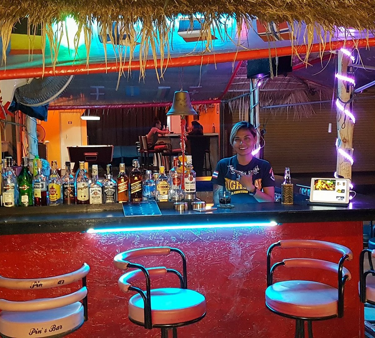 Phuket bar. Пхукет бар.