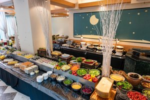 用餐 