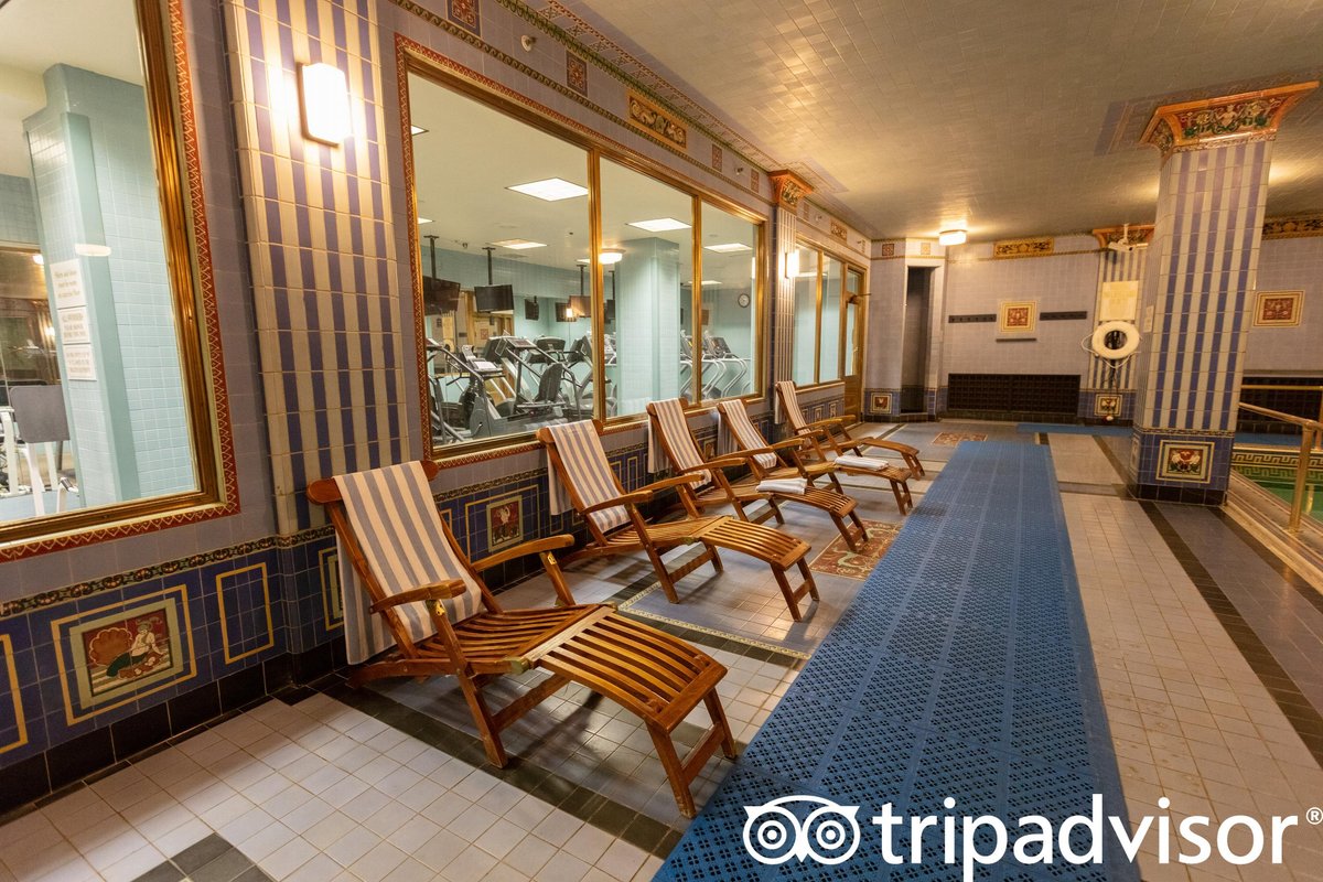 The Biltmore Los Angeles Pool Pictures & Reviews - Tripadvisor