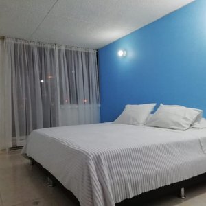 Habitaciones confortables, cama king, doble, para acomodación individual, por pareja y múltiple.