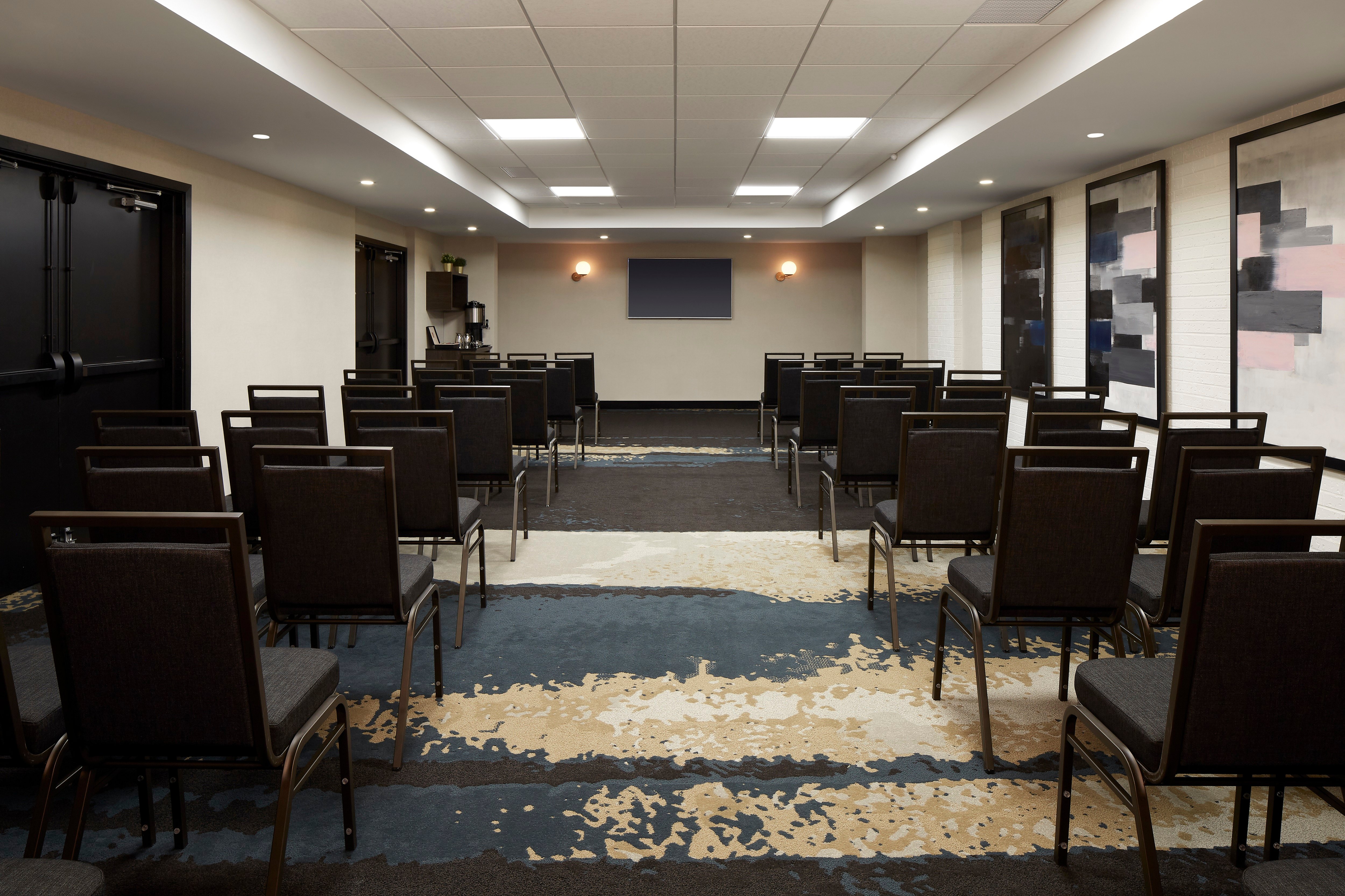 DOUBLETREE BY HILTON MONTREAL AIRPORT Updated 2024 Reviews Photos   Condor Meeting Room 