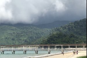 泳池和海滩