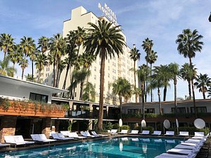 The Hollywood Roosevelt in Los Angeles, image may contain: Hotel, Resort, Summer, Pool