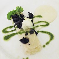Cannelloni ripieni di patata con seppie al nero e pesto leggero