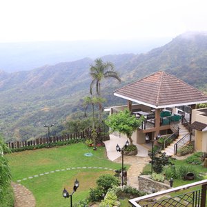 The Lakeview Suites Garden