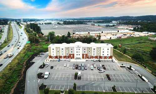 Aerial View of hotel with Caterpillar CAT plant directly behind us!
