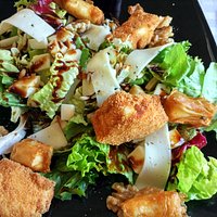 Ensalada cuatro quesos