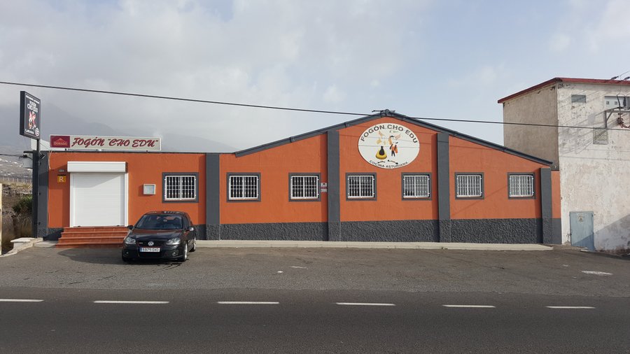 Fachada recien renovada de nuestro Restaurante. 