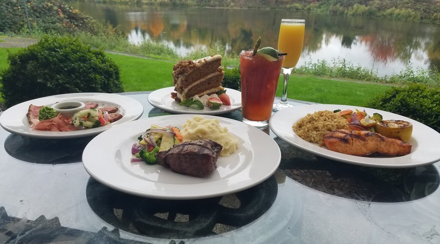 Enjoy food and drinks in the outdoor dining area