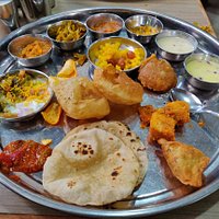 The Gujarati Thali served at Sasumaa
