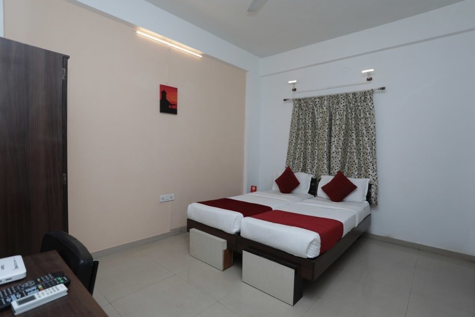 HOTEL PIONEER - Prices & Specialty Hotel Reviews (Pimpri-Chinchwad, India)