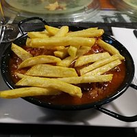 Nuestras riquísimas albóndigas al vino tinto, una ración para deleitar a los más exigentes paladares.