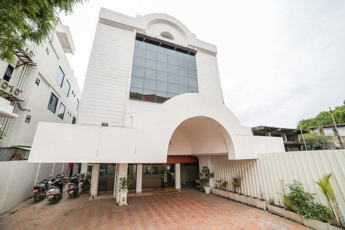 OYO TOWNHOUSE 155 HOTEL SATYA $11 ($̶1̶7̶) - Prices & Reviews - Nagpur ...