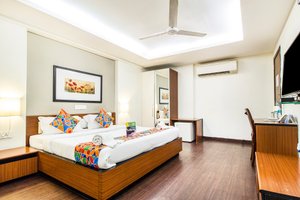 Room & Suite
