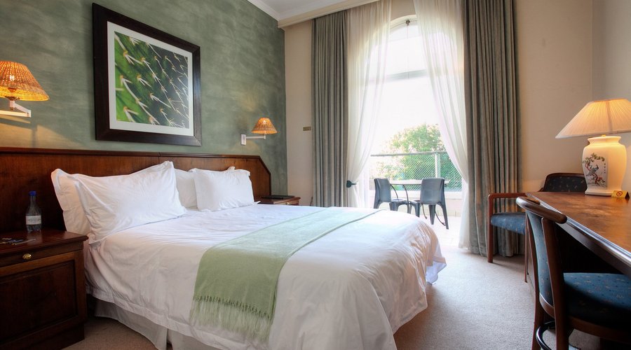 Suite 3 - Queen room with patio