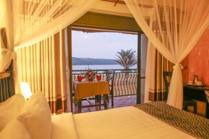 Room & Suite